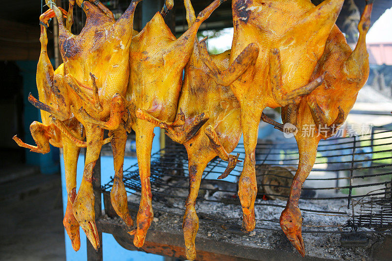 马来西亚美食:“Itik Salai”(烟熏鸭)